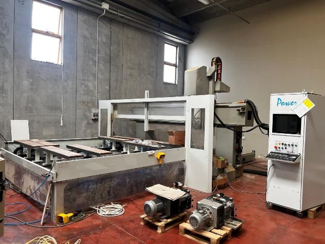 4CN302305-Caselli-Group-5-AXIS-CNC-WORKING-CENTER-BALESTRINI-POWER-200-300-CE (1).jpeg